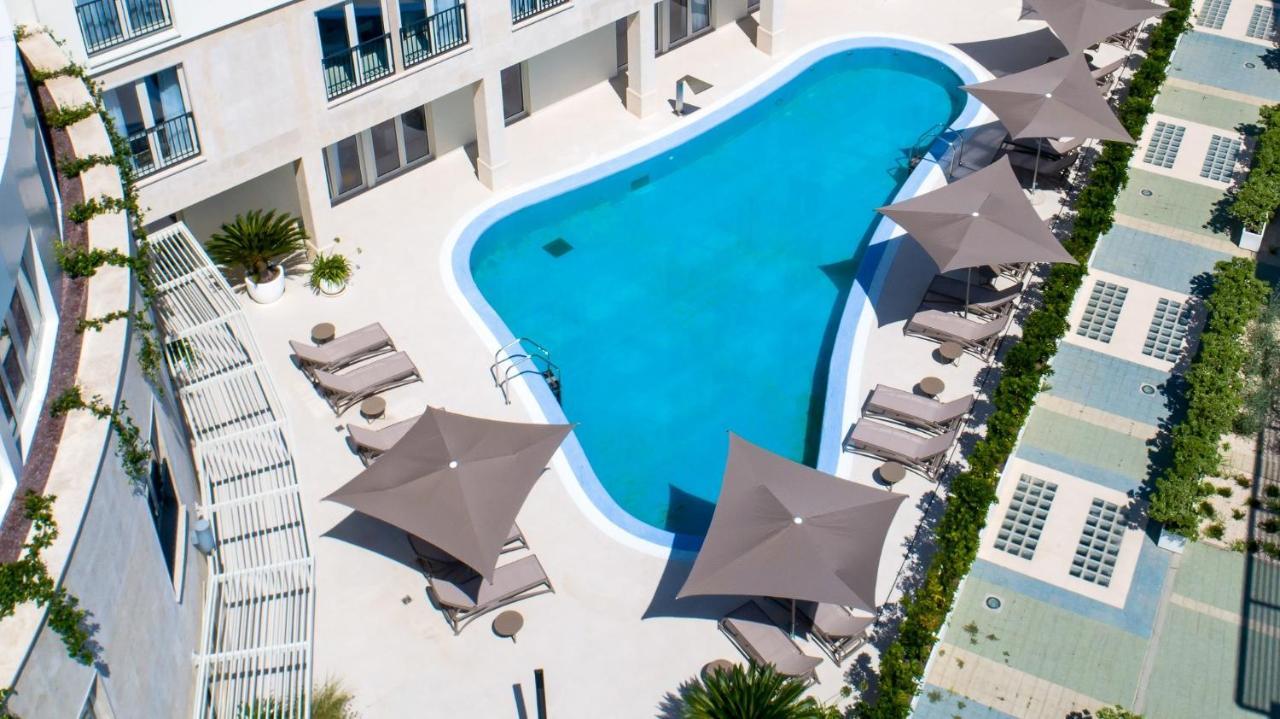 Mirabilis Apartment